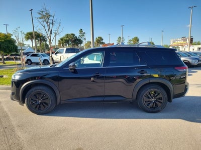 2024 Nissan Pathfinder SL