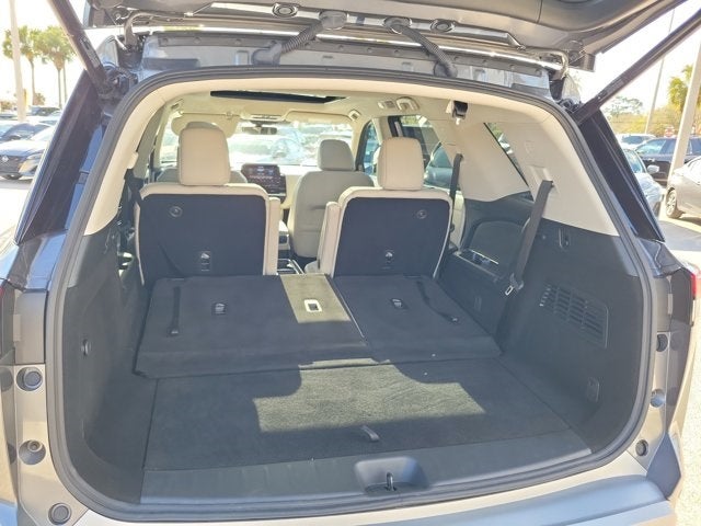 2024 Nissan Pathfinder SL