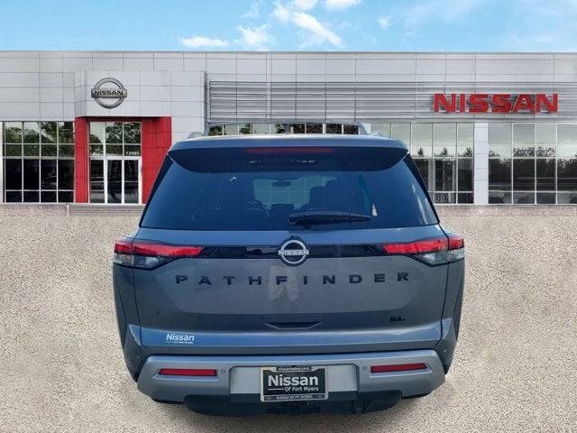 2024 Nissan Pathfinder SL