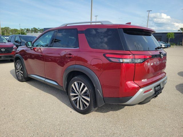 2022 Nissan Pathfinder Platinum