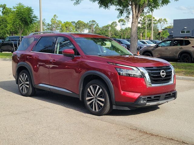 2022 Nissan Pathfinder Platinum