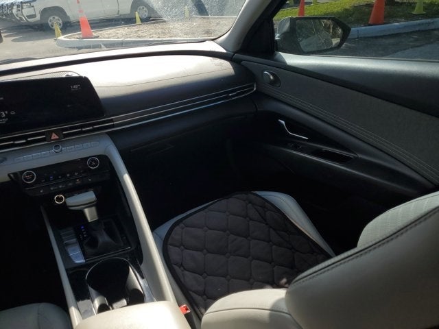 2022 Hyundai Elantra Limited