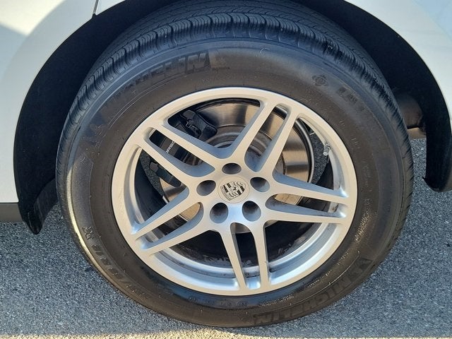 2020 Porsche Macan Base