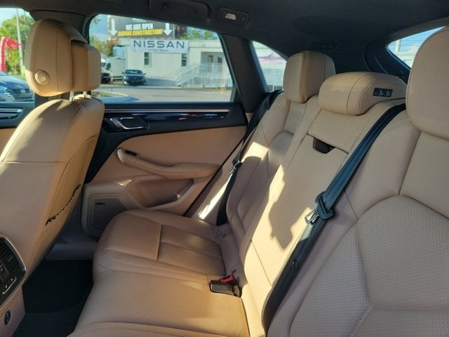 2020 Porsche Macan Base