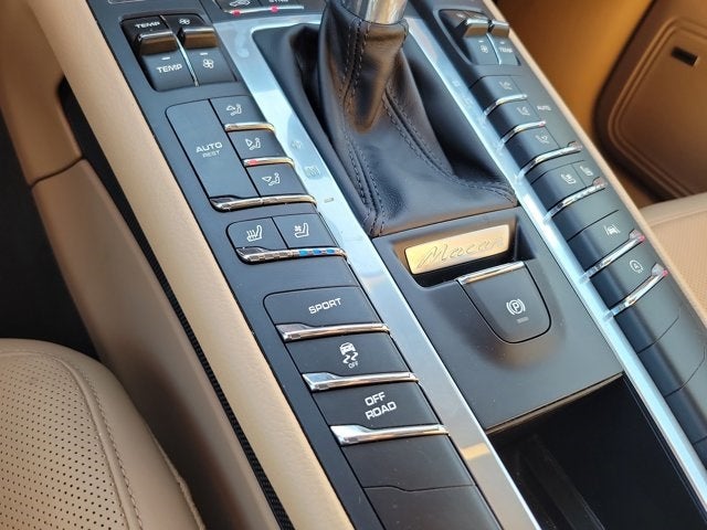 2020 Porsche Macan Base