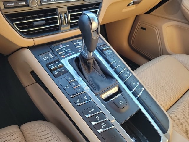 2020 Porsche Macan Base