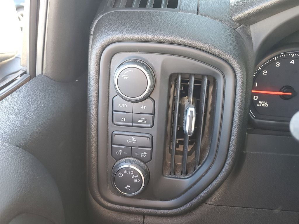 2020 Chevrolet Silverado Custom