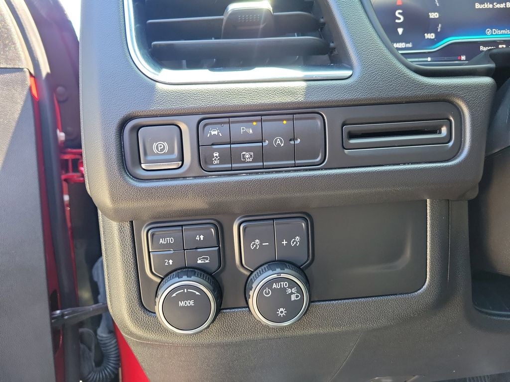 2024 Chevrolet Suburban RST
