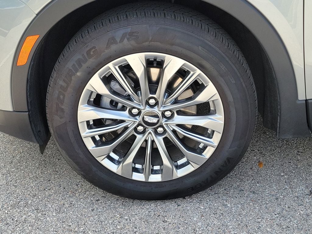 2025 Cadillac XT4 FWD Premium Luxury