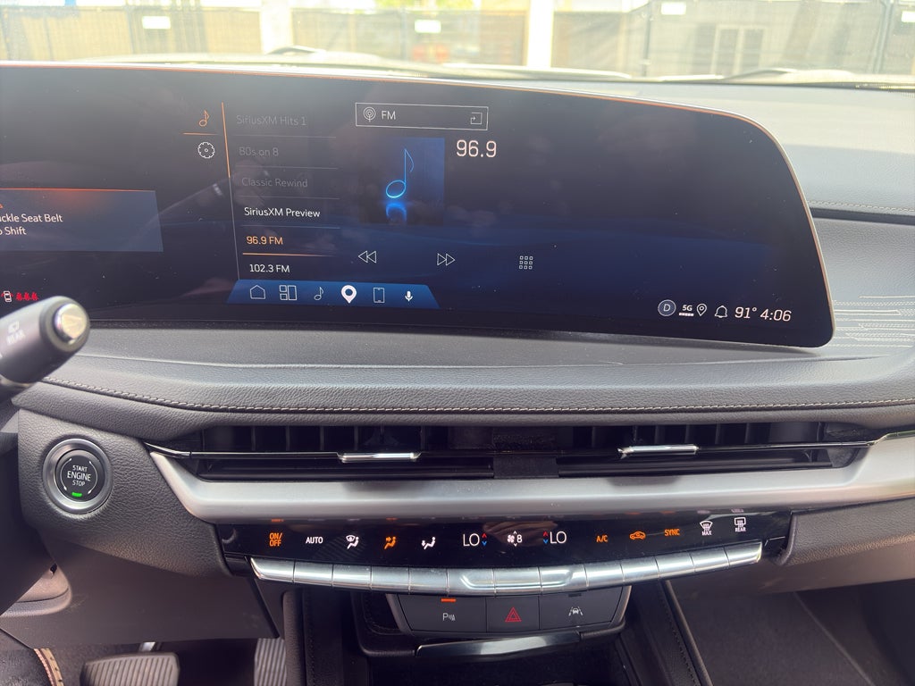 2025 Cadillac XT4 FWD Premium Luxury