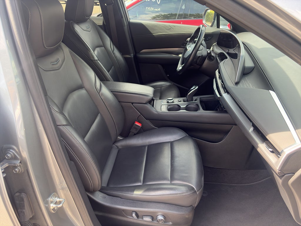 2025 Cadillac XT4 FWD Premium Luxury