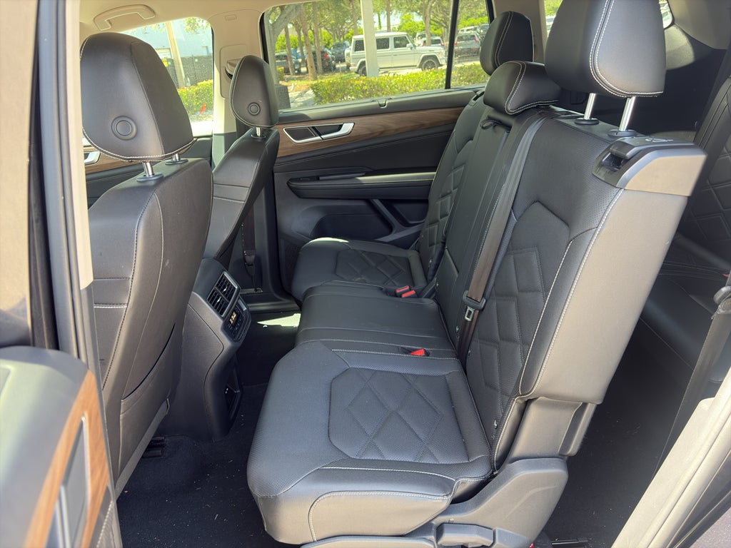 2025 Volkswagen Atlas 2.0T SE w/Technology