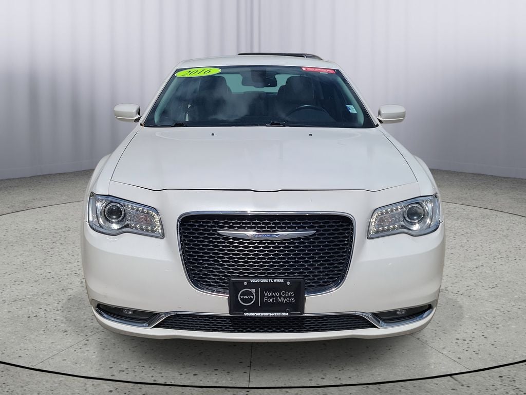 2016 Chrysler 300 Limited