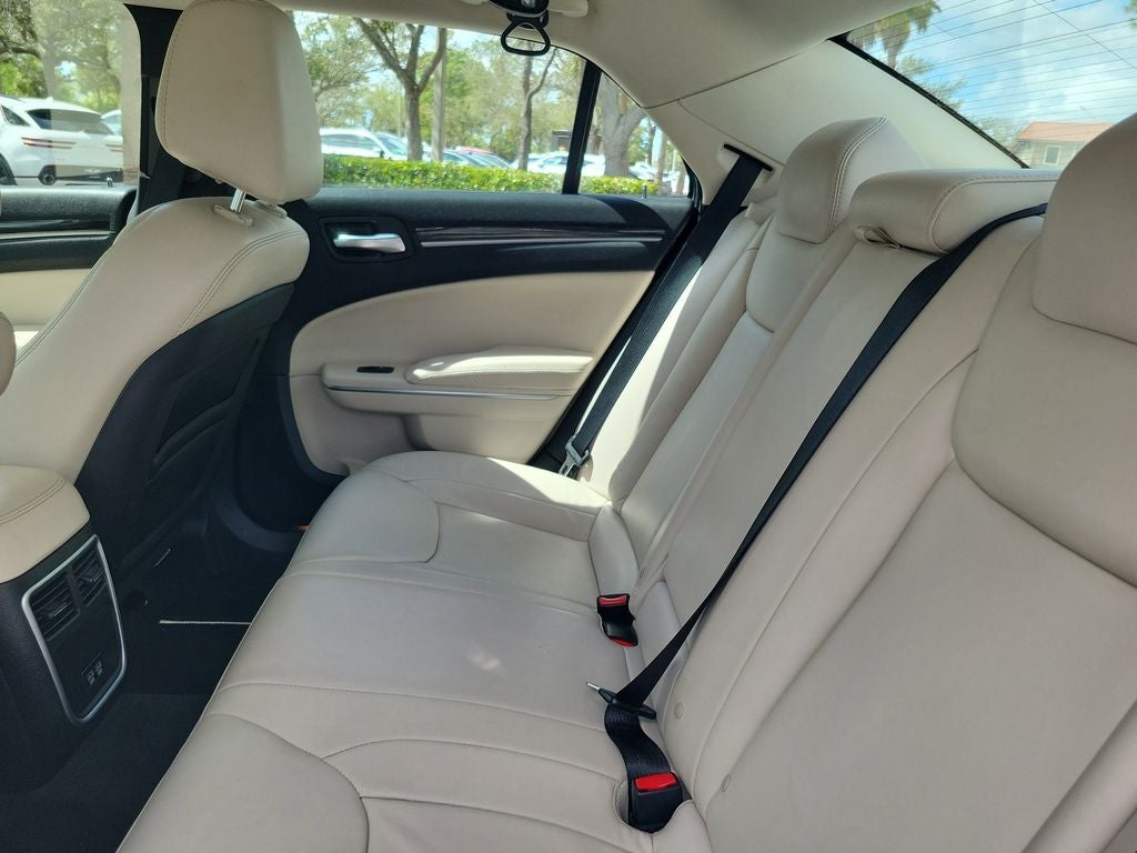 2016 Chrysler 300 Limited