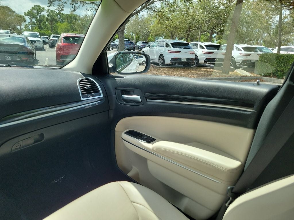 2016 Chrysler 300 Limited