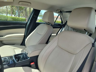 2016 Chrysler 300 Limited