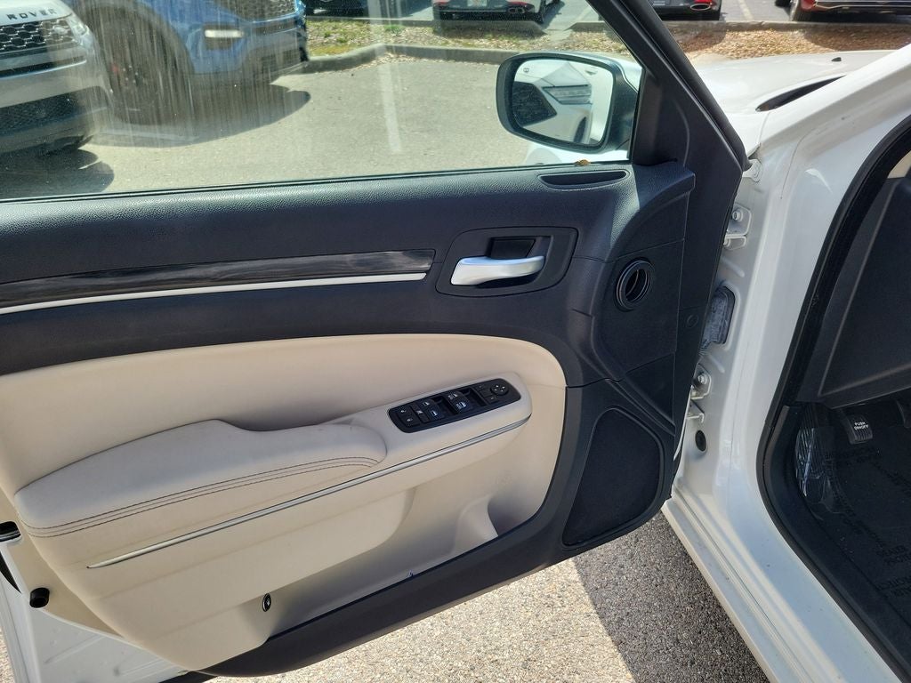 2016 Chrysler 300 Limited