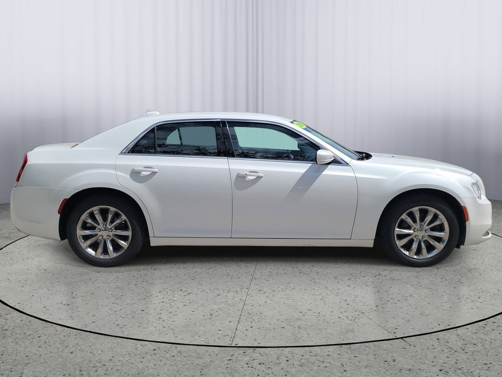 2016 Chrysler 300 Limited