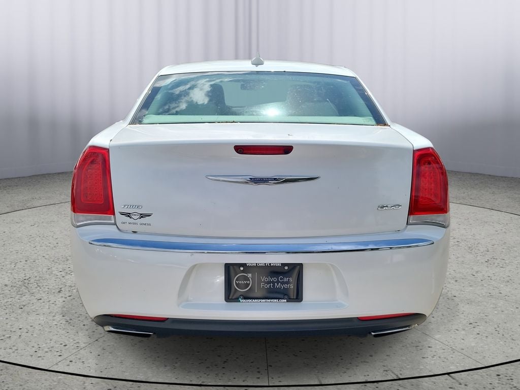2016 Chrysler 300 Limited