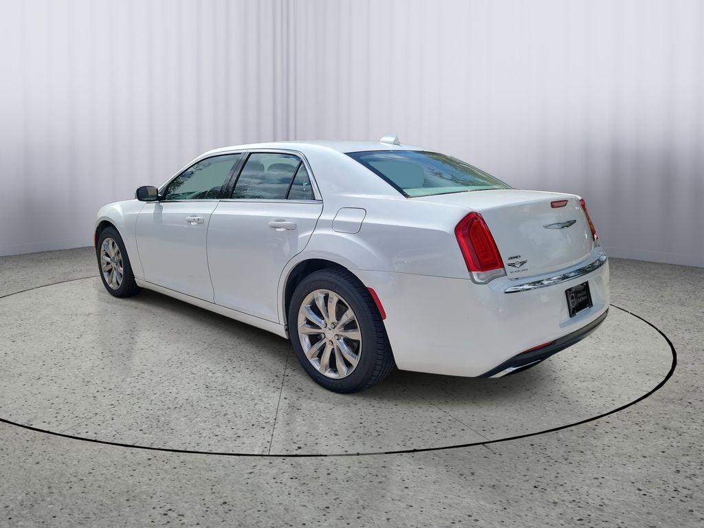 2016 Chrysler 300 Limited