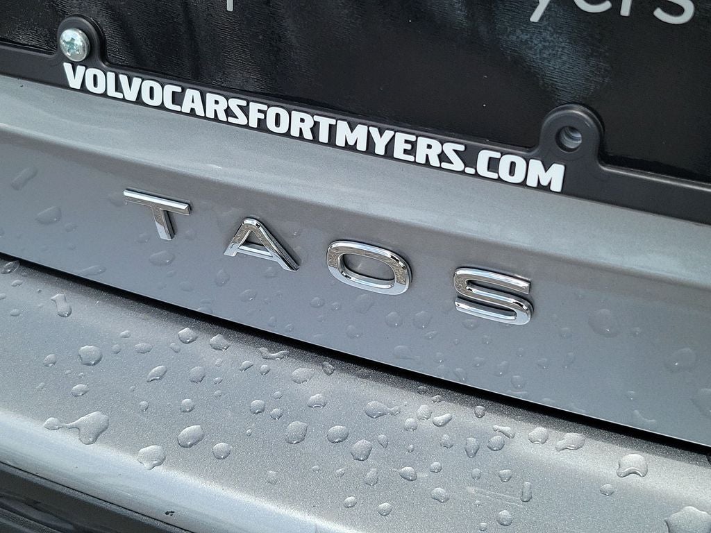 2025 Volkswagen Taos SE