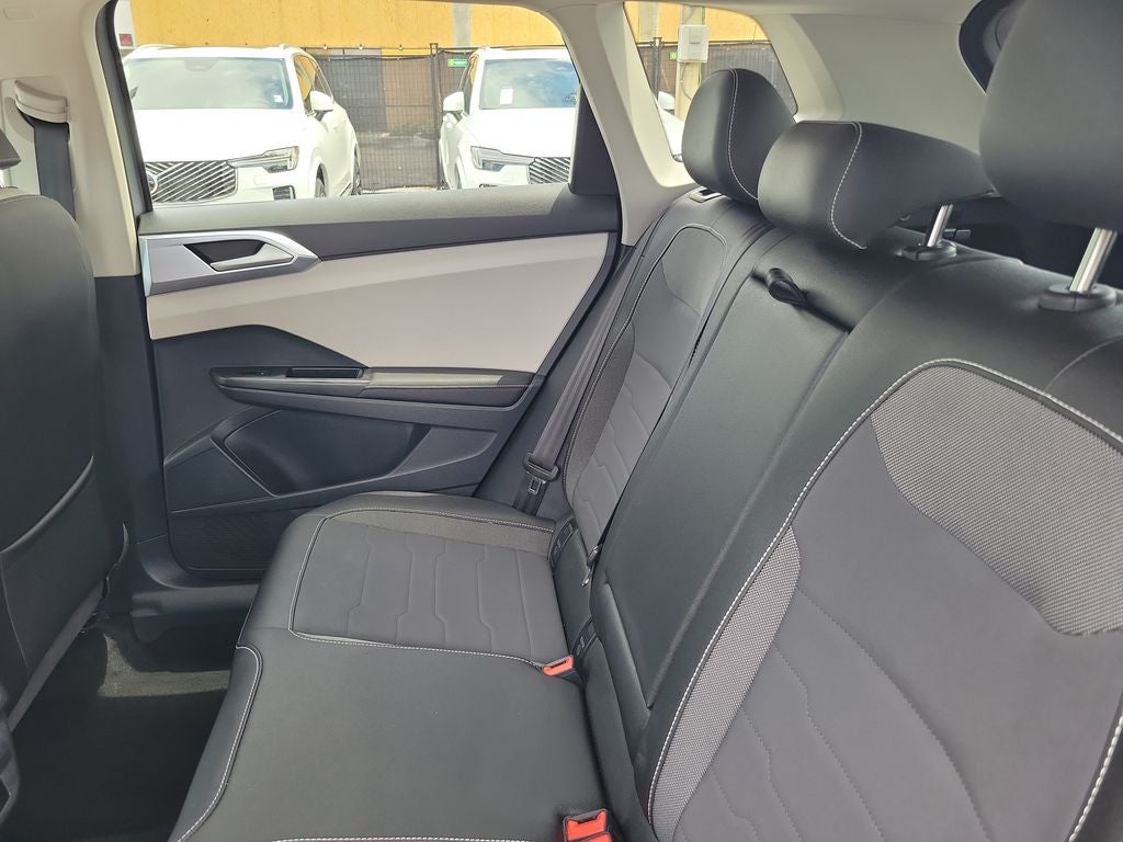 2025 Volkswagen Taos SE