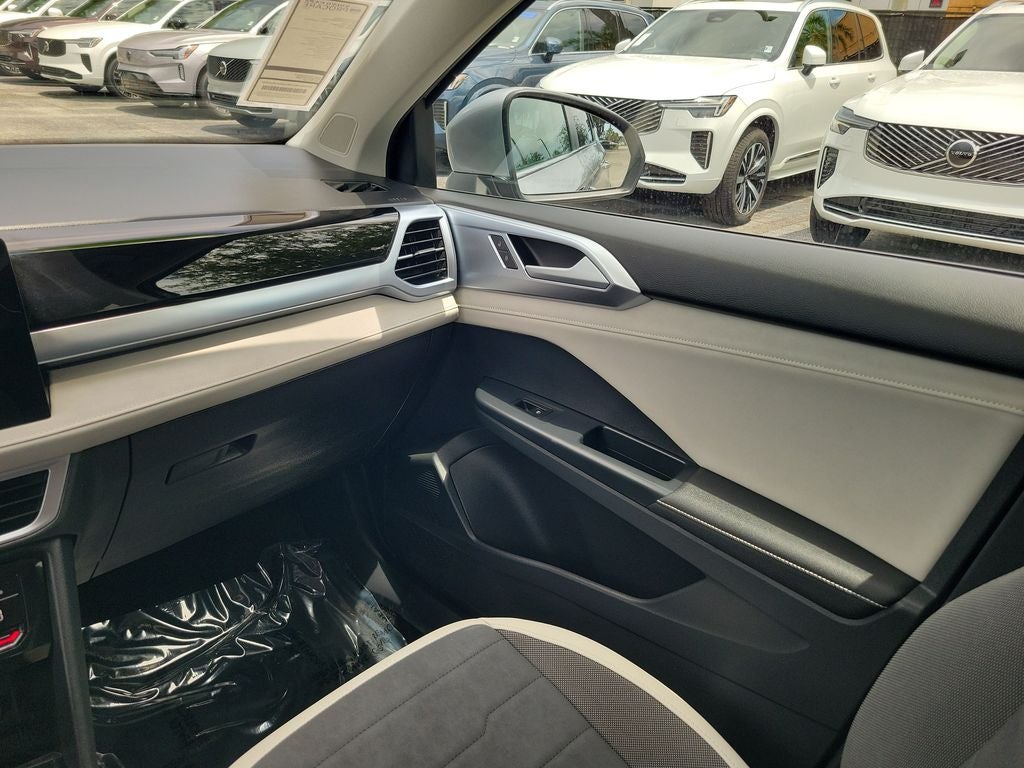 2025 Volkswagen Taos SE