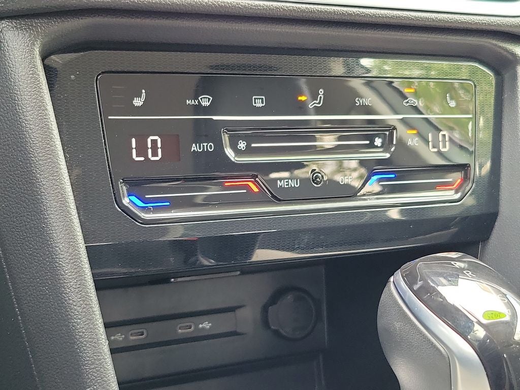 2025 Volkswagen Taos SE