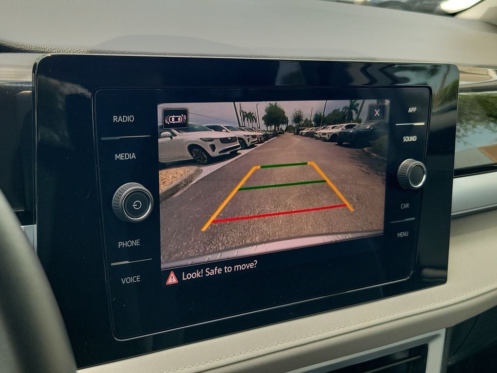 2025 Volkswagen Taos SE
