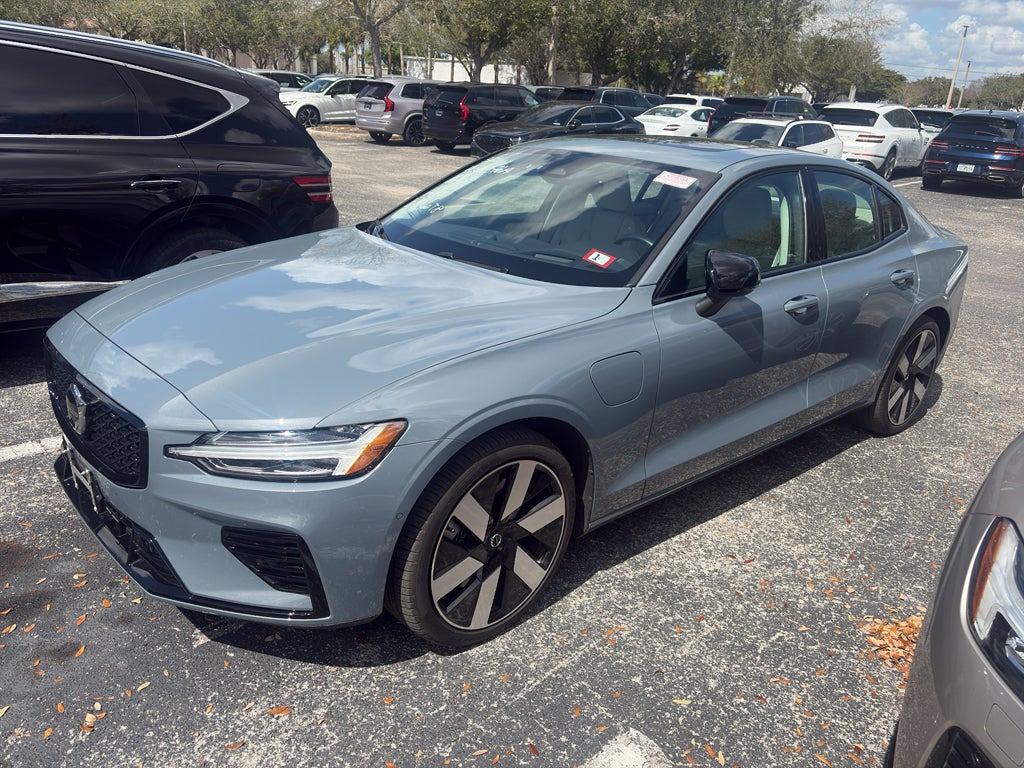 2024 Volvo S60 Ultimate Dark Theme