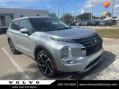 2023 Mitsubishi Outlander SE