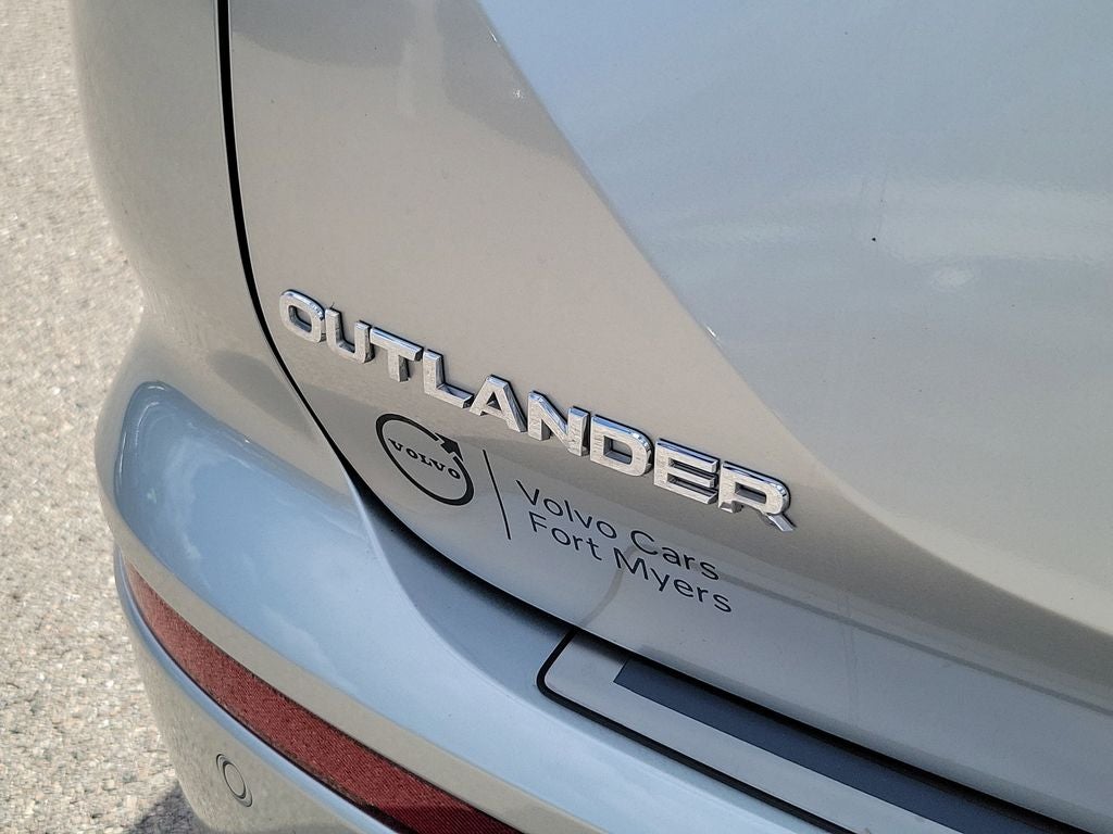 2023 Mitsubishi Outlander SE