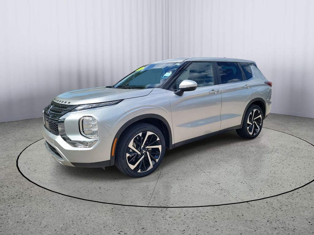 2023 Mitsubishi Outlander SE