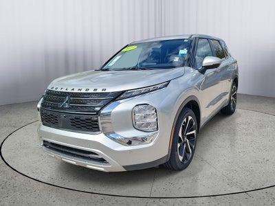 2023 Mitsubishi Outlander SE