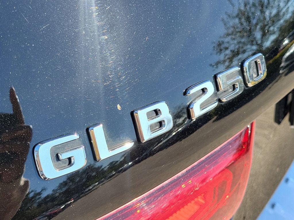 2022 Mercedes-Benz GLB 250