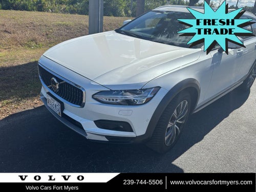 2022 Volvo V90 Cross Country B6
