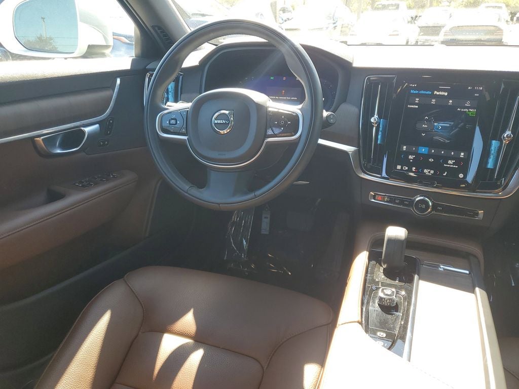 2022 Volvo V90 Cross Country B6