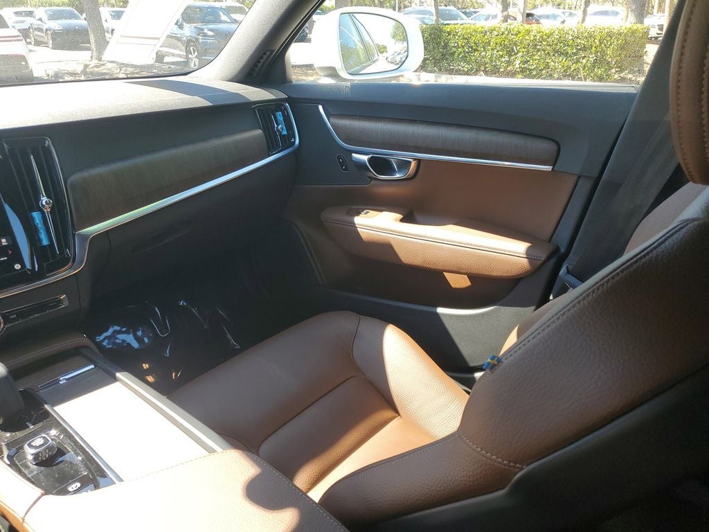 2022 Volvo V90 Cross Country B6