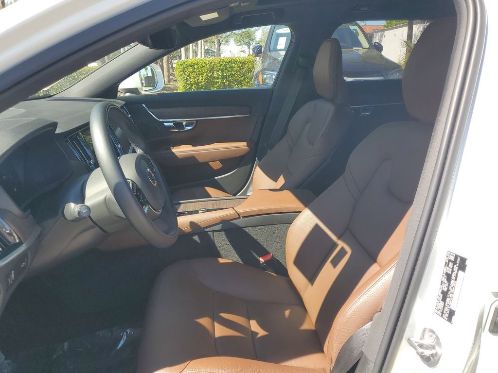 2022 Volvo V90 Cross Country B6