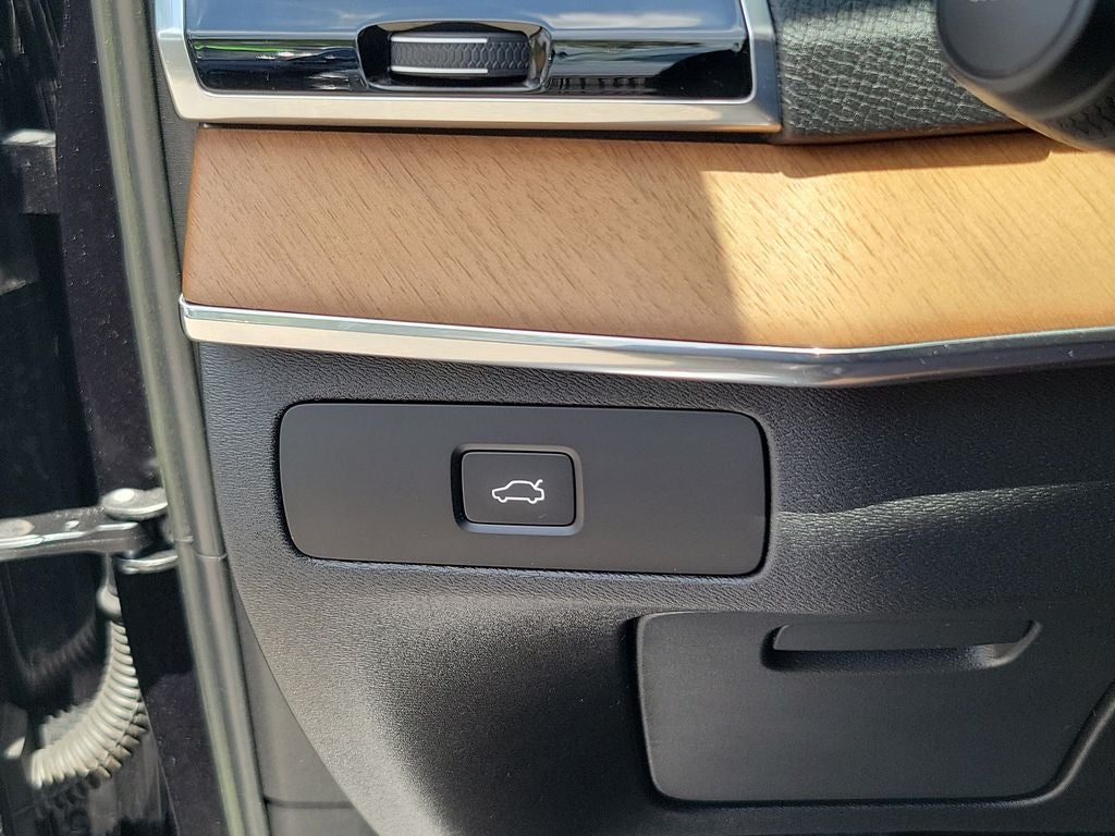 2023 Volvo XC90 Plus