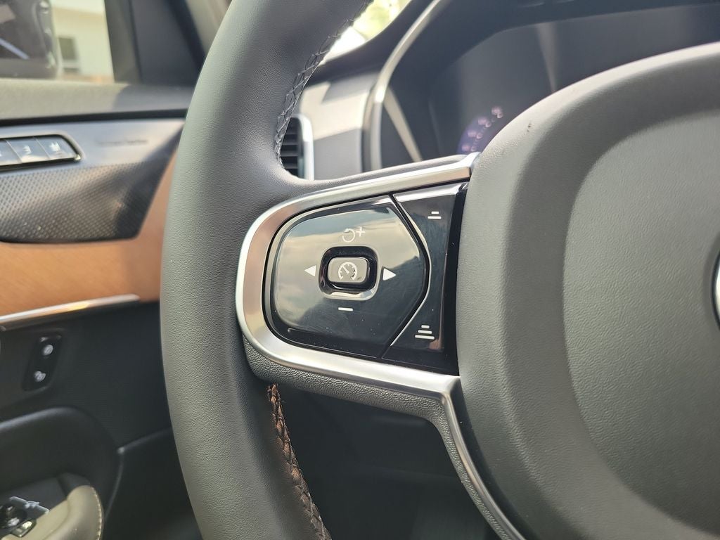 2023 Volvo XC90 Plus