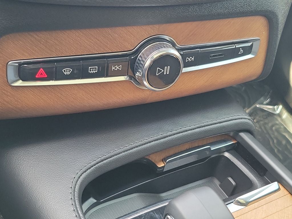 2023 Volvo XC90 Plus