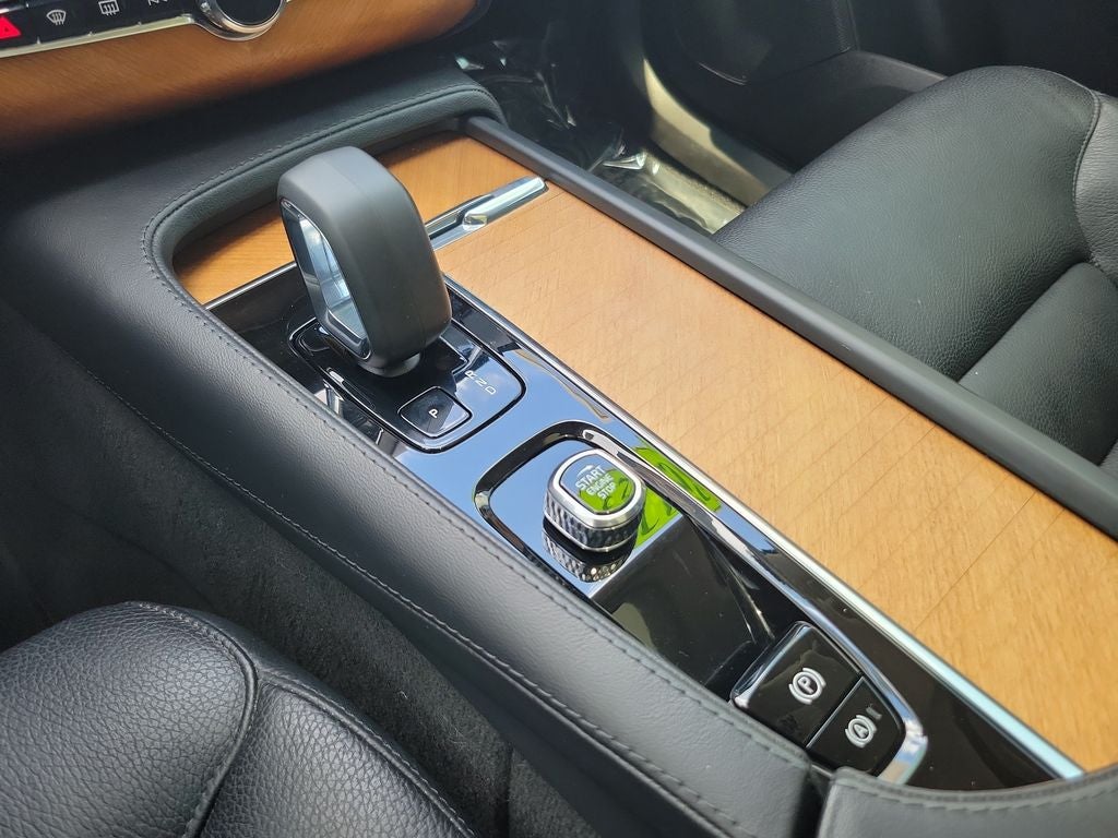 2023 Volvo XC90 Plus