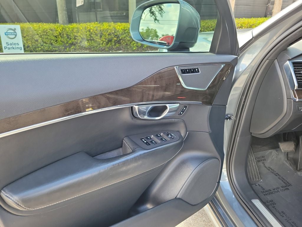 2018 Volvo XC90 Momentum