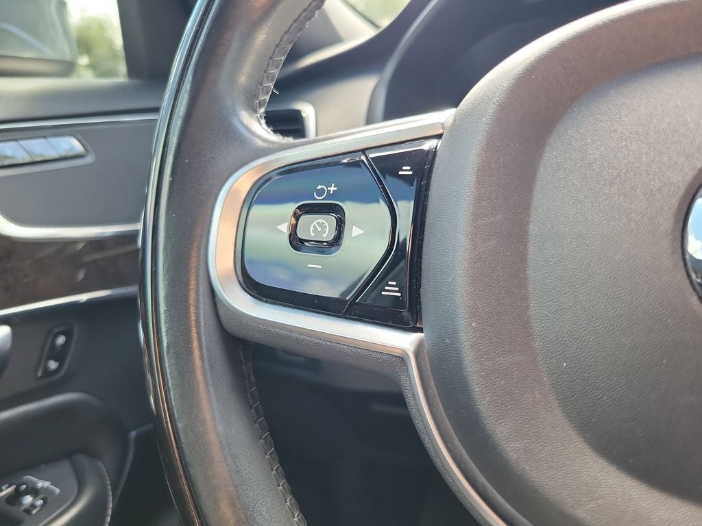 2018 Volvo XC90 Momentum