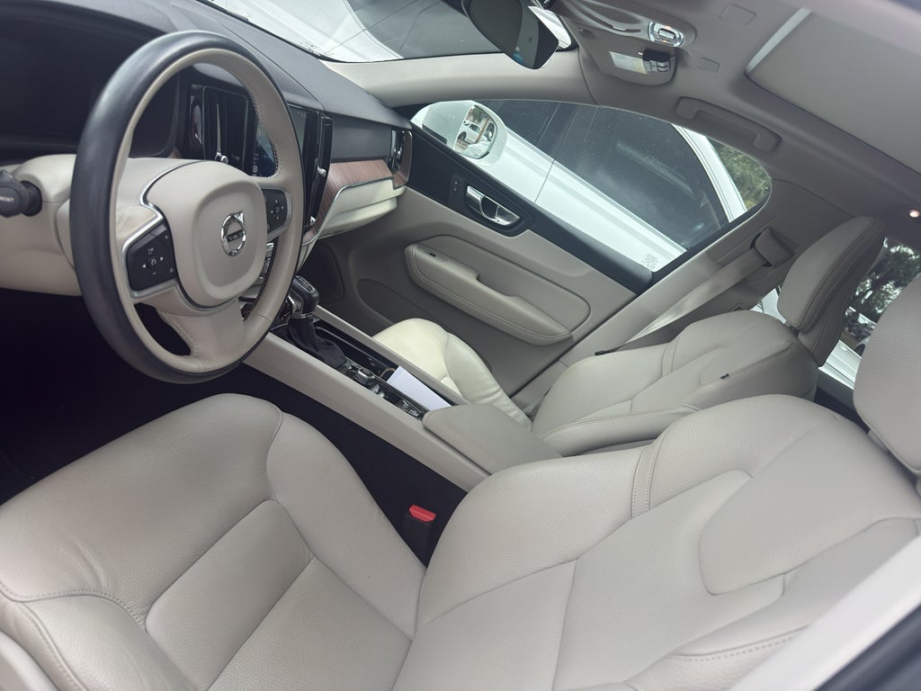 2021 Volvo XC60 Momentum
