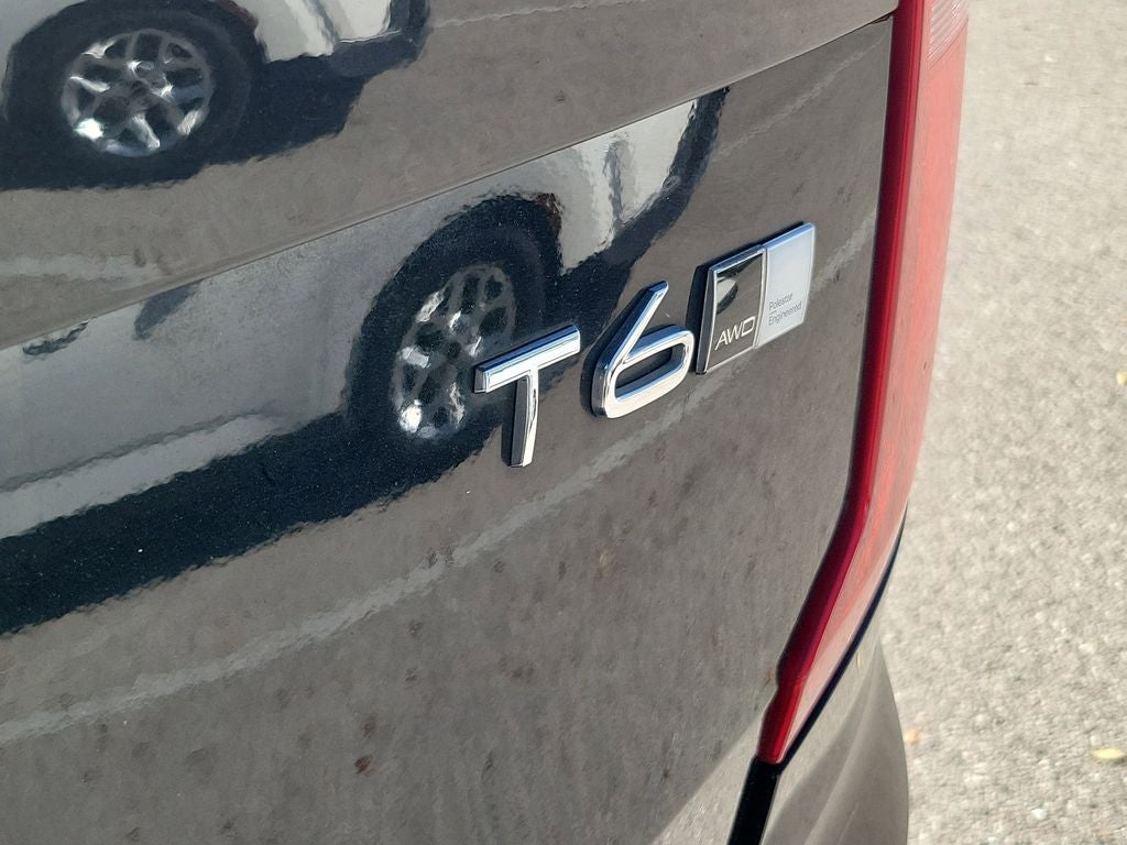 2021 Volvo XC90 R-Design