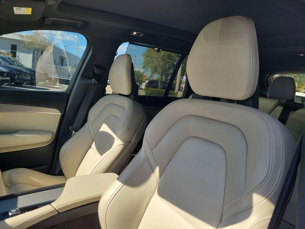 2021 Volvo XC90 R-Design