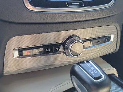 2021 Volvo XC90 R-Design