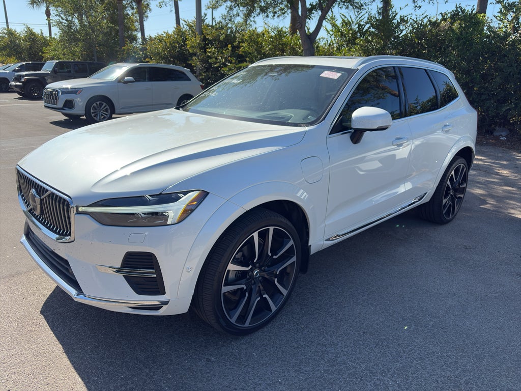 2023 Volvo XC60 Ultimate Bright Theme